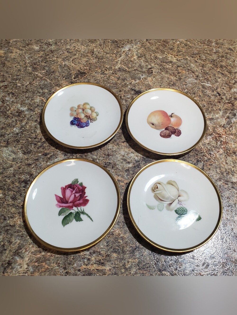 VINTAGE THOMAS BAVARIA GERMANY SET OF 4 FRUIT FLOWERS. GOLD TRIM. PLATES